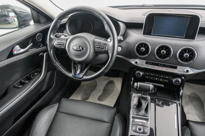 Kia Stinger I с пробегом 2018 года, цена 3 099 000 рублей, 76000 км, лифтбек, Автокод Объявления