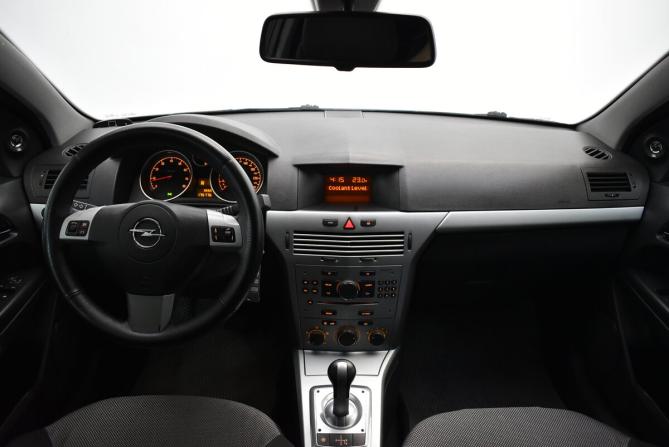 Opel Astra H Рестайлинг с пробегом 2009 года, цена 400 000 рублей, 175776 км, хэтчбек, Автокод Объявления