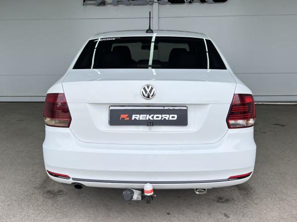 Volkswagen Polo V Рестайлинг с пробегом 2018 года, цена 899 000 рублей, 134786 км, седан, Автокод Объявления