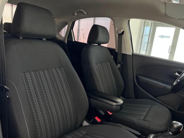 Volkswagen Polo V Рестайлинг с пробегом 2015 года, цена 990 000 рублей, 147000 км, седан, Автокод Объявления