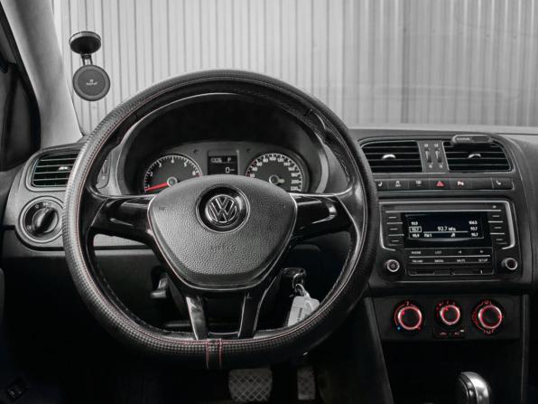 Volkswagen Polo V Рестайлинг с пробегом 2016 года, цена 1 050 000 рублей, 193526 км, седан, Автокод Объявления