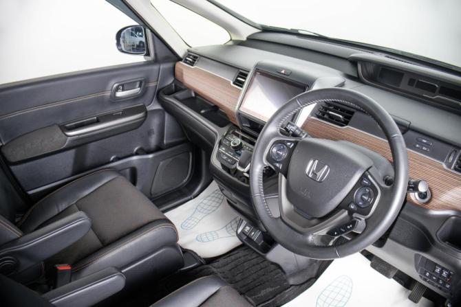 Honda Freed II Рестайлинг с пробегом 2022 года, цена 2 699 000 рублей, 40526 км, компактвэн, Автокод Объявления