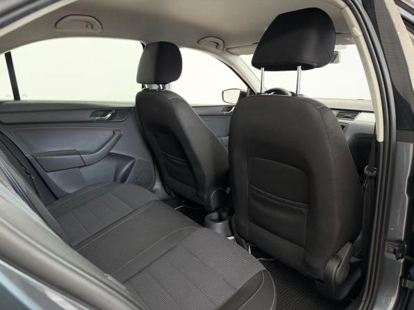 Skoda Rapid I с пробегом 2014 года, цена 1 150 000 рублей, 141000 км, лифтбек, Автокод Объявления