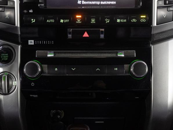 Toyota Land Cruiser 200 Series Рестайлинг 1 с пробегом 2014 года, цена 4 579 000 рублей, 203677 км, внедорожник, Автокод Объявления