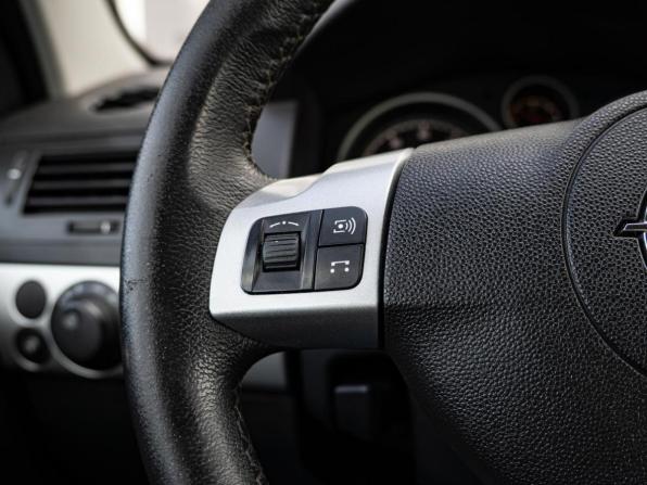 Opel Astra H Рестайлинг с пробегом 2014 года, цена 625 000 рублей, 252717 км, седан, Автокод Объявления