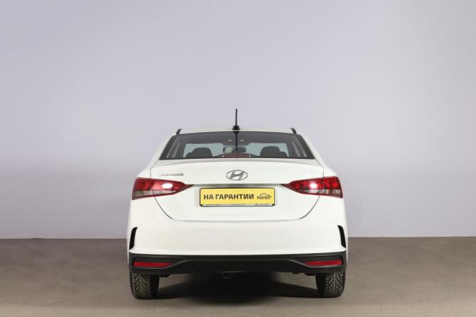 Hyundai Solaris II Рестайлинг с пробегом 2021 года, цена 1 699 000 рублей, 34500 км, седан, Автокод Объявления
