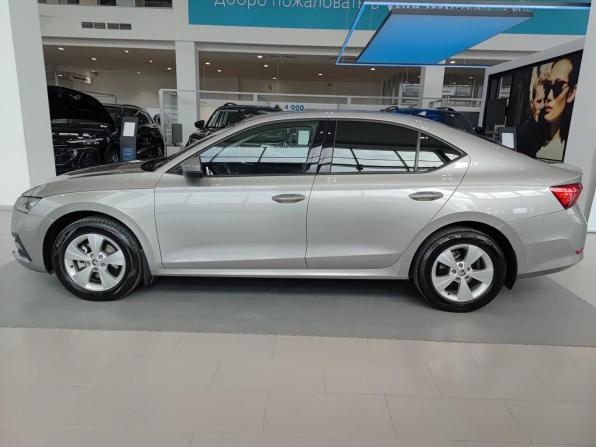 Skoda Octavia IV (A8) с пробегом 2021 года, цена 2 551 000 рублей, 41237 км, лифтбек, Автокод Объявления