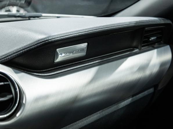 Ford Mustang VI Рестайлинг с пробегом 2021 года, цена 2 750 000 рублей, 118918 км, кабриолет, Автокод Объявления
