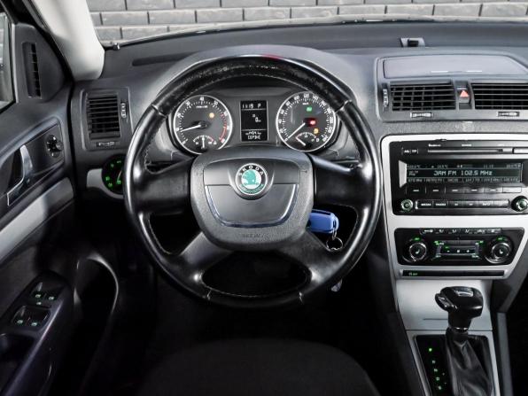 Skoda Octavia II (A5) Рестайлинг с пробегом 2012 года, цена 970 000 рублей, 161430 км, лифтбек, Автокод Объявления