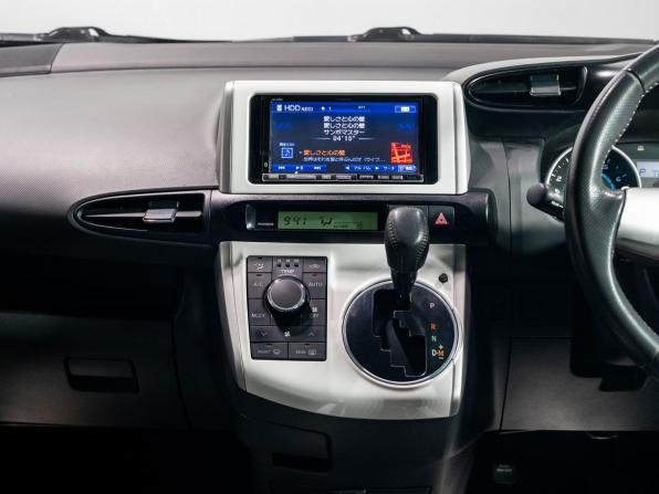 Toyota Wish II с пробегом 2011 года, цена 1 515 000 рублей, 110378 км, минивэн, Автокод Объявления