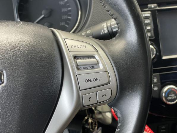 Nissan Qashqai II с пробегом 2017 года, цена 1 877 000 рублей, 100509 км, внедорожник, Автокод Объявления