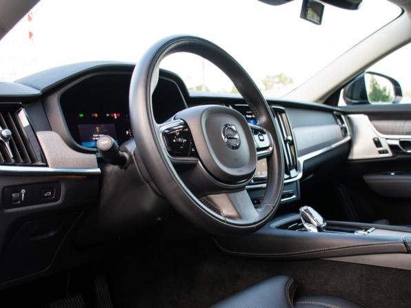 Volvo S90 II Рестайлинг с пробегом 2021 года, цена 4 089 000 рублей, 75000 км, седан, Автокод Объявления