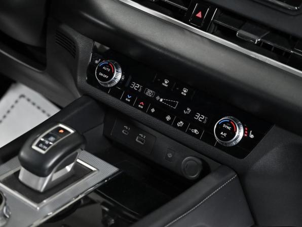 Mitsubishi Outlander IV с пробегом 2023 года, цена 2 399 000 рублей, 31688 км, внедорожник, Автокод Объявления
