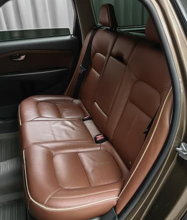 Volvo XC70 II Рестайлинг с пробегом 2015 года, цена 1 748 000 рублей, 297920 км, универсал, Автокод Объявления