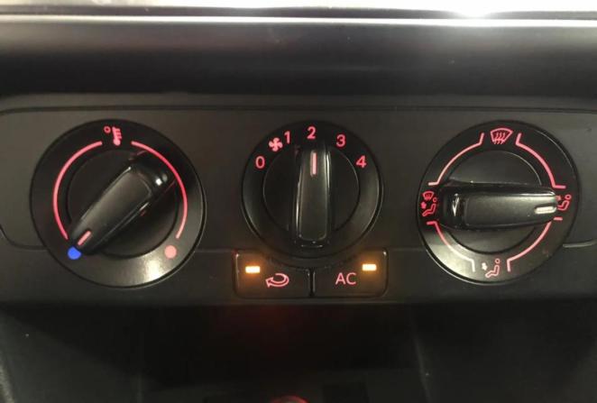 Volkswagen Polo V с пробегом 2011 года, цена 660 000 рублей, 238298 км, хэтчбек, Автокод Объявления