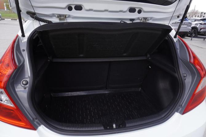 Hyundai Solaris I с пробегом 2013 года, цена 699 000 рублей, 268929 км, хэтчбек, Автокод Объявления