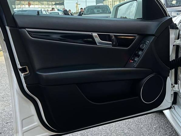 Mercedes-Benz C-Класс III (W204) Рестайлинг с пробегом 2013 года, цена 1 737 000 рублей, 213721 км, седан, Автокод Объявления