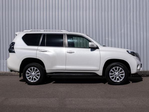 Toyota Land Cruiser Prado 150 Series Рестайлинг 1 с пробегом 2013 года, цена 3 299 000 рублей, 170412 км, внедорожник, Автокод Объявления