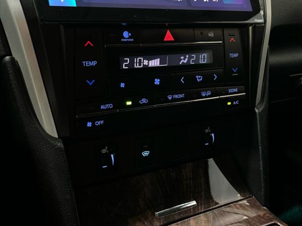 Toyota Camry VII (XV50) Рестайлинг с пробегом 2016 года, цена 1 840 000 рублей, 209269 км, седан, Автокод Объявления