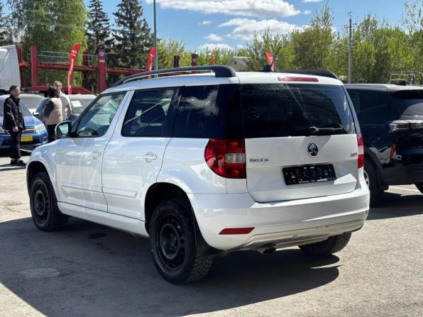 Skoda Yeti I Рестайлинг с пробегом 2017 года, цена 1 380 000 рублей, 122217 км, внедорожник, Автокод Объявления
