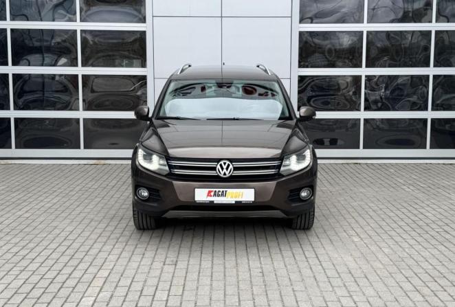 Volkswagen Tiguan I Рестайлинг с пробегом 2014 года, цена 1 450 000 рублей, 276932 км, внедорожник, Автокод Объявления