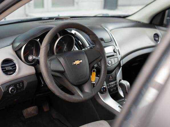 Chevrolet Cruze I Рестайлинг с пробегом 2014 года, цена 700 000 рублей, 260025 км, седан, Автокод Объявления