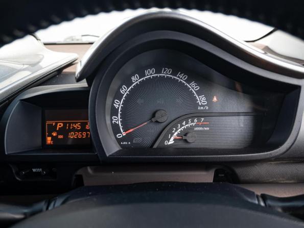 Toyota iQ с пробегом 2008 года, цена 649 000 рублей, 102697 км, хэтчбек, Автокод Объявления