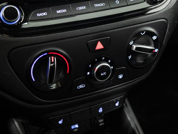 Hyundai Solaris II Рестайлинг с пробегом 2021 года, цена 1 649 700 рублей, 75077 км, седан, Автокод Объявления