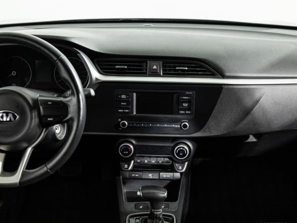 Kia Rio IV Рестайлинг с пробегом 2021 года, цена 1 799 000 рублей, 56049 км, хэтчбек, Автокод Объявления