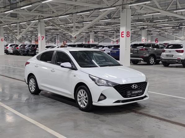 Hyundai Solaris II Рестайлинг с пробегом 2021 года, цена 1 119 000 рублей, 215158 км, седан, Автокод Объявления