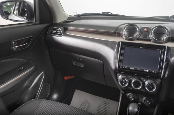 Suzuki Swift V с пробегом 2019 года, цена 1 449 000 рублей, 104500 км, хэтчбек, Автокод Объявления