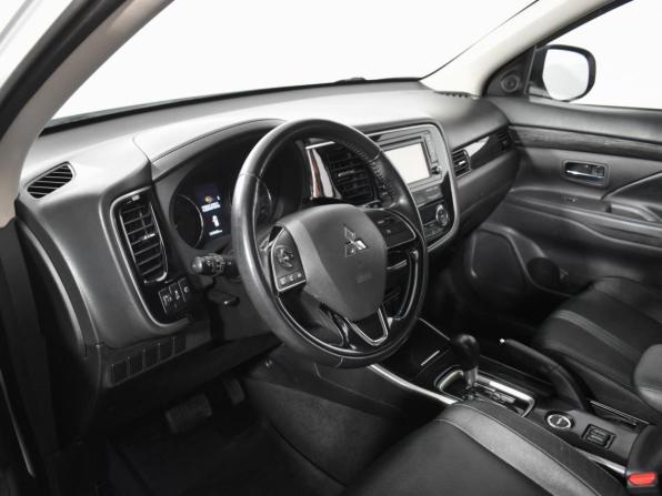 Mitsubishi Outlander III Рестайлинг 2 с пробегом 2017 года, цена 1 698 900 рублей, 147498 км, внедорожник, Автокод Объявления