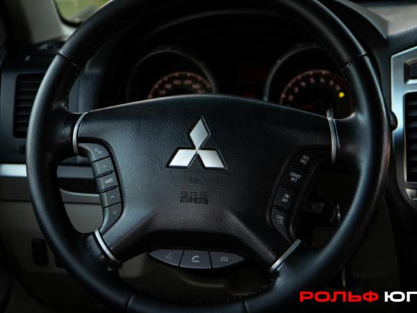 Mitsubishi Pajero IV Рестайлинг 2 с пробегом 2017 года, цена 2 513 000 рублей, 129254 км, внедорожник, Автокод Объявления