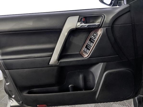Toyota Land Cruiser Prado 150 Series Рестайлинг 1 с пробегом 2014 года, цена 3 300 000 рублей, 213839 км, внедорожник, Автокод Объявления