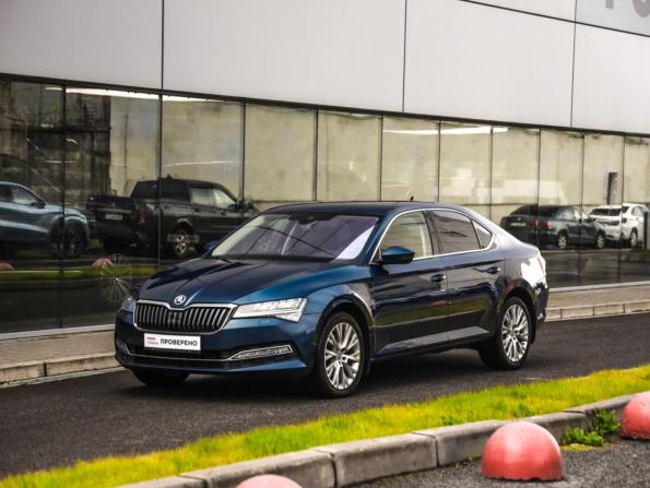 Skoda Superb III Рестайлинг с пробегом 2022 года, цена 3 200 000 рублей, 100015 км, лифтбек, Автокод Объявления