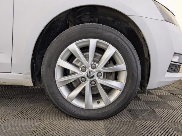 Skoda Octavia III (A7) Рестайлинг с пробегом 2019 года, цена 1 790 000 рублей, 94440 км, лифтбек, Автокод Объявления