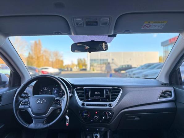 Hyundai Solaris II с пробегом 2019 года, цена 1 349 000 рублей, 109638 км, седан, Автокод Объявления