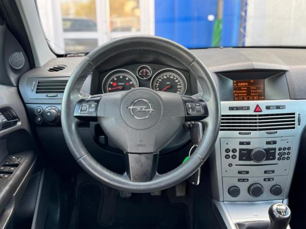 Opel Astra H Рестайлинг с пробегом 2011 года, цена 645 000 рублей, 199000 км, седан, Автокод Объявления