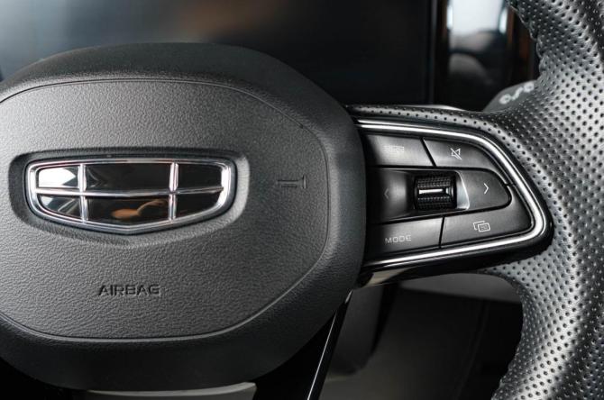 Geely Coolray I Рестайлинг с пробегом 2023 года, цена 2 369 000 рублей, 66695 км, внедорожник, Автокод Объявления
