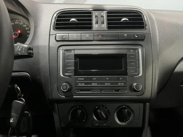 Volkswagen Polo V Рестайлинг с пробегом 2016 года, цена 985 000 рублей, 119105 км, седан, Автокод Объявления