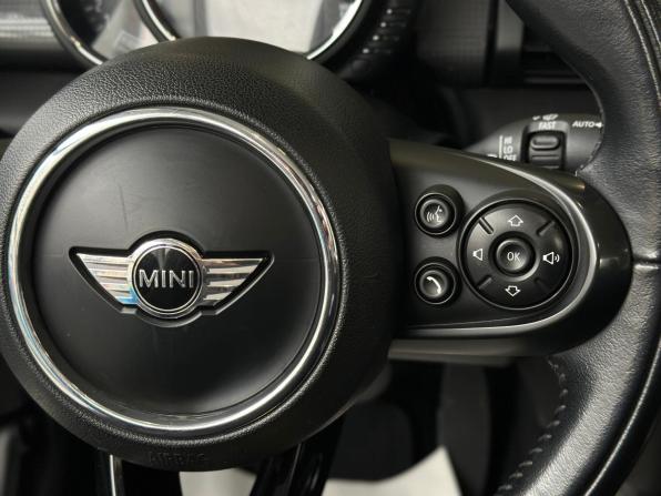 Mini Cabrio III с пробегом 2017 года, цена 1 930 000 рублей, 83581 км, кабриолет, Автокод Объявления