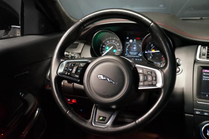 Jaguar E-Pace I с пробегом 2018 года, цена 2 897 000 рублей, 133000 км, внедорожник, Автокод Объявления