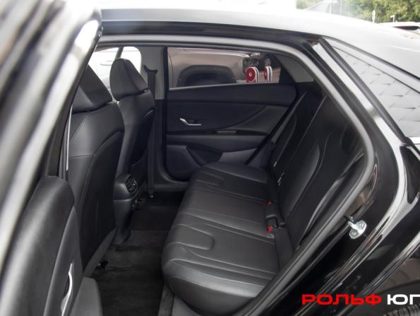 Hyundai Elantra VII (CN7) Рестайлинг с пробегом 2023 года, цена 2 358 000 рублей, 9954 км, седан, Автокод Объявления