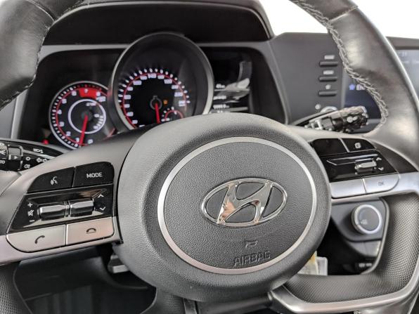 Hyundai Elantra VII (CN7) с пробегом 2022 года, цена 2 090 000 рублей, 44390 км, седан, Автокод Объявления