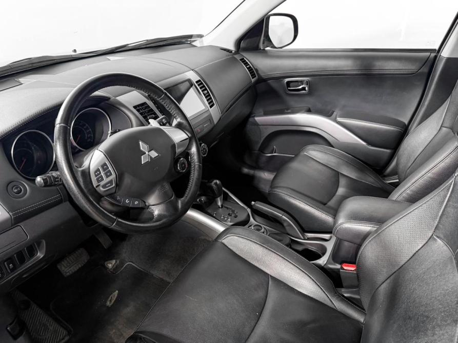 Mitsubishi Outlander II Рестайлинг Санкт-Петербург  - изображение 9