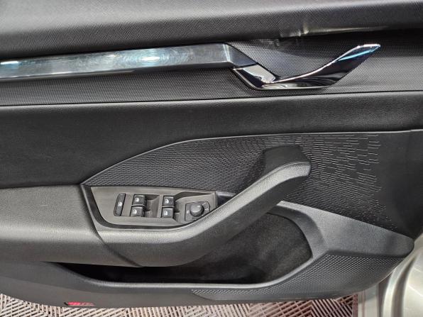 Skoda Octavia IV (A8) с пробегом 2022 года, цена 2 089 000 рублей, 79328 км, лифтбек, Автокод Объявления