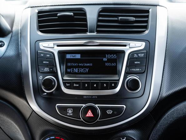 Hyundai Solaris I Рестайлинг с пробегом 2014 года, цена 1 059 000 рублей, 145711 км, седан, Автокод Объявления