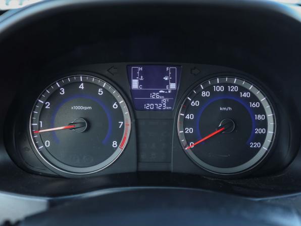 Hyundai Solaris I Рестайлинг с пробегом 2016 года, цена 1 069 000 рублей, 120722 км, седан, Автокод Объявления