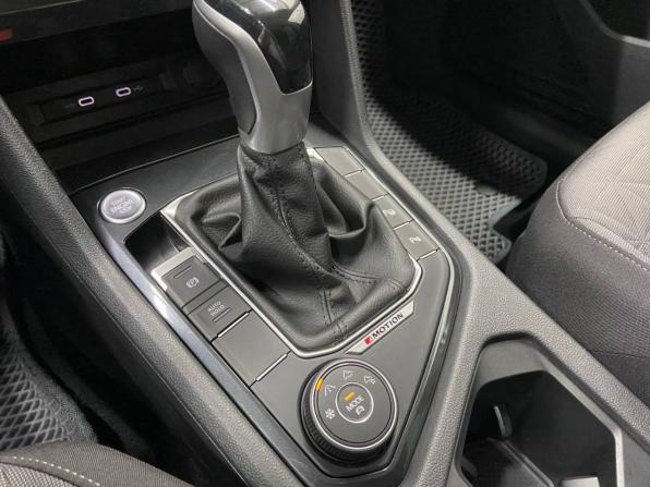 Volkswagen Tiguan II Рестайлинг с пробегом 2021 года, цена 3 290 000 рублей, 97255 км, внедорожник, Автокод Объявления