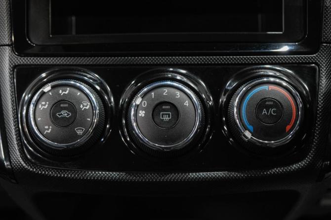 Toyota Corolla XI (E160 E170 E180) с пробегом 2013 года, цена 1 239 000 рублей, 130000 км, седан, Автокод Объявления